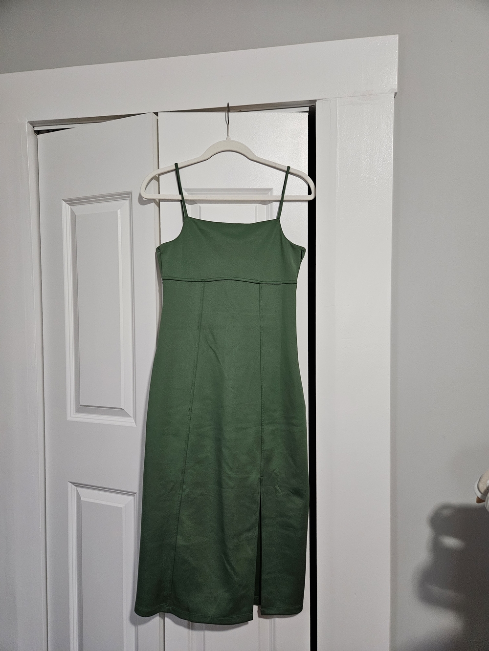 OAK + FORT Green Spaghetti-Strap Midi Dress